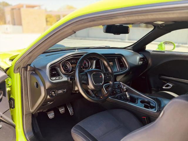 2015 Dodge Challenger R/T Shaker