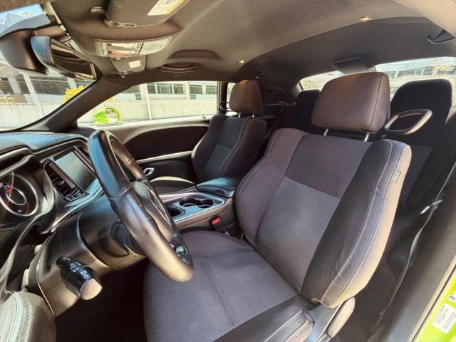 2015 Dodge Challenger R/T Shaker