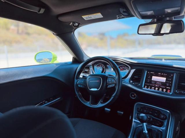 2015 Dodge Challenger R/T Shaker
