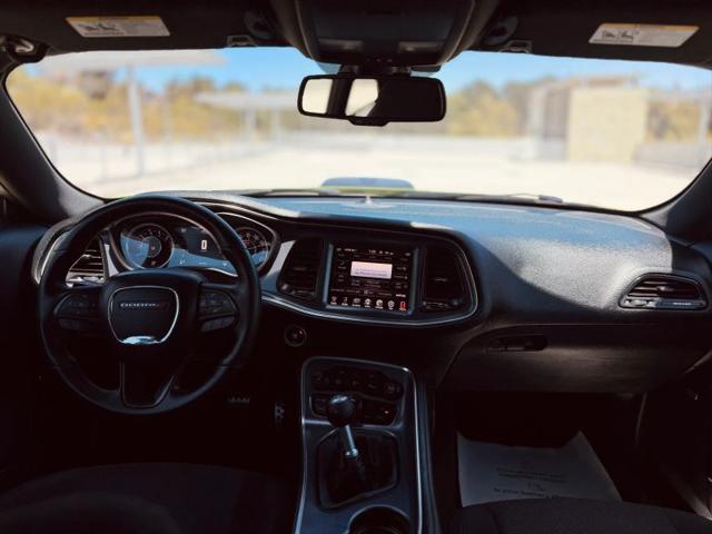 2015 Dodge Challenger R/T Shaker