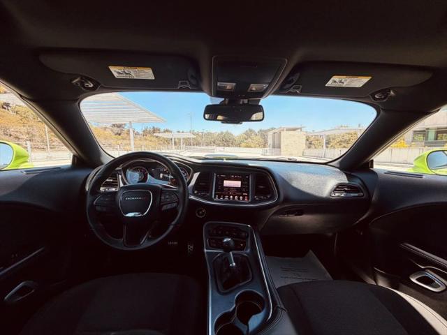 2015 Dodge Challenger R/T Shaker