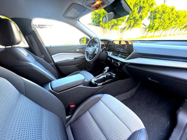 2025 Chevrolet Trax FWD LT
