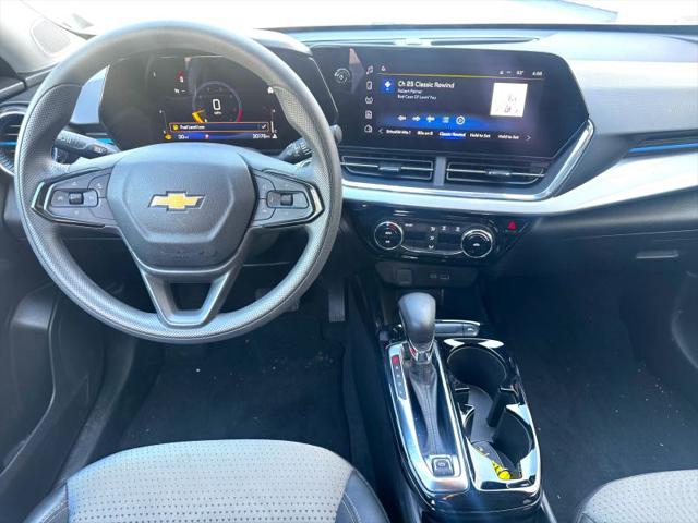 2025 Chevrolet Trax FWD LT