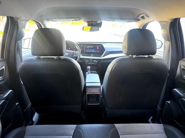 2025 Chevrolet Trax FWD LT