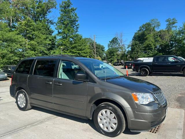 2010 Chrysler Town & Country LX