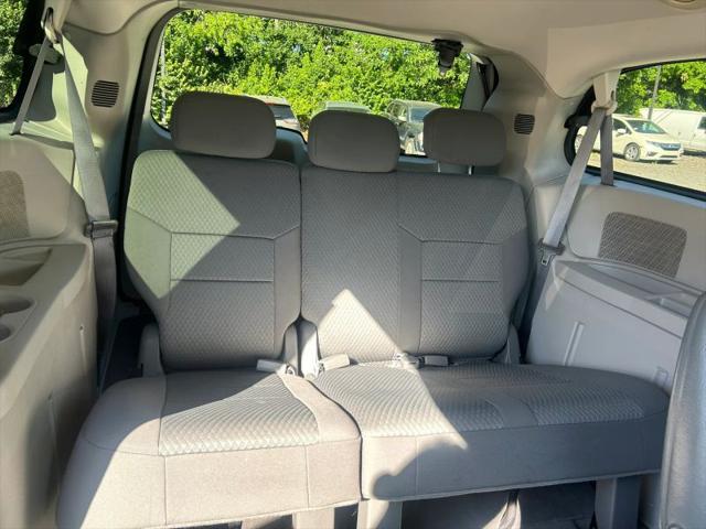 2010 Chrysler Town & Country LX