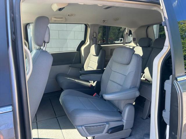 2010 Chrysler Town & Country LX