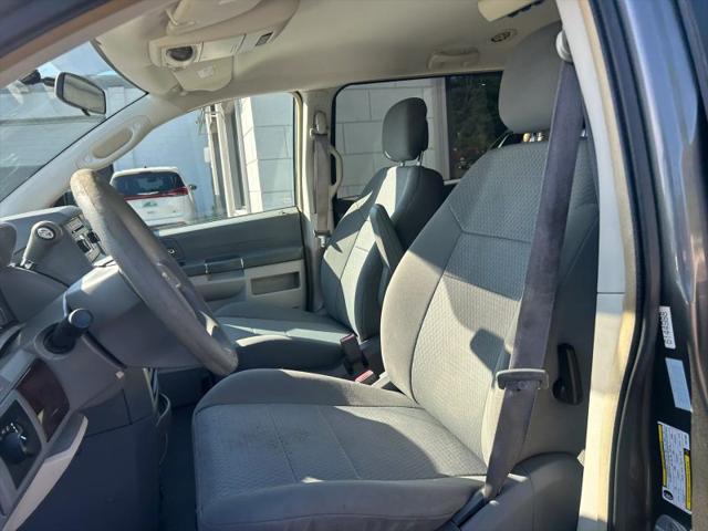 2010 Chrysler Town & Country LX