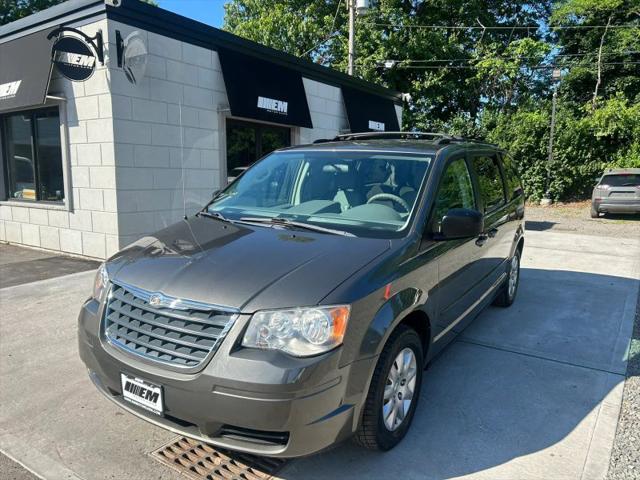 2010 Chrysler Town & Country LX