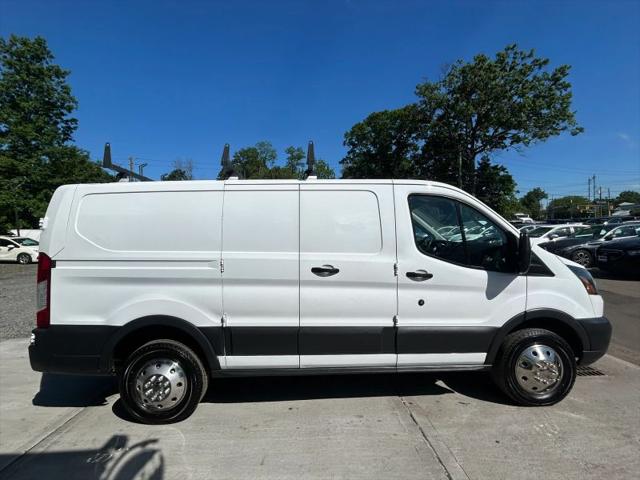 2016 Ford Transit w/60/40 Side Door w/RWB