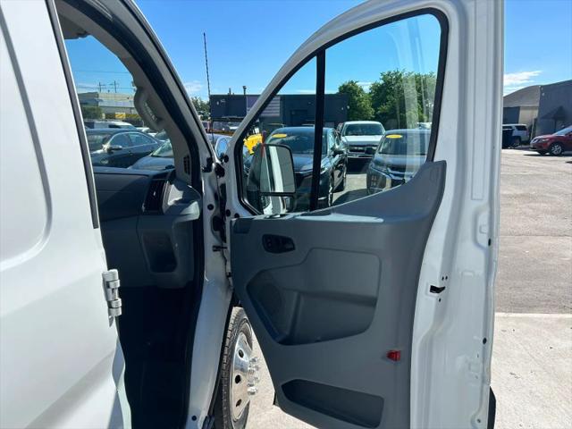 2016 Ford Transit w/60/40 Side Door w/RWB