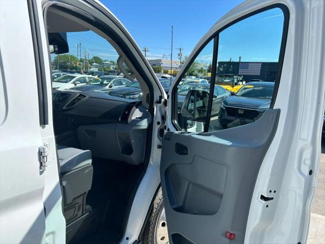 2016 Ford Transit w/60/40 Side Door w/RWB