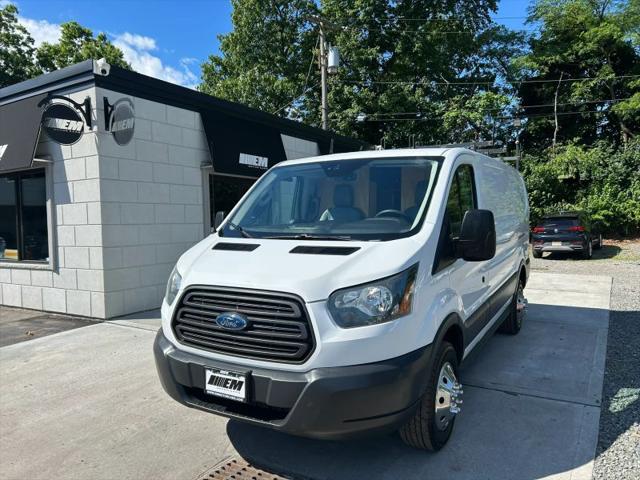 2016 Ford Transit w/60/40 Side Door w/RWB