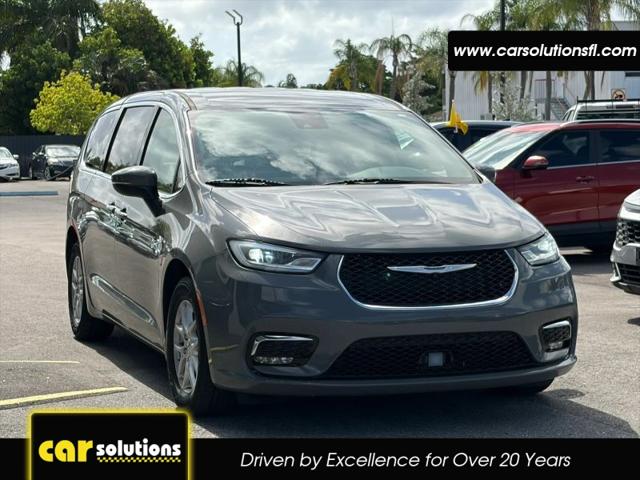2023 Chrysler Pacifica Touring L for sale in West Palm Beach, FL
