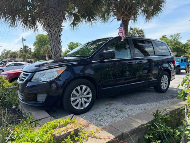 2012 Volkswagen Routan SE