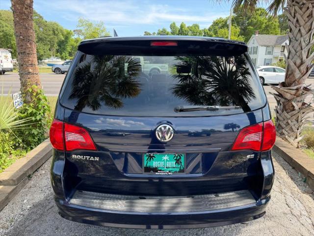 2012 Volkswagen Routan SE