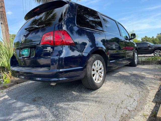 2012 Volkswagen Routan SE