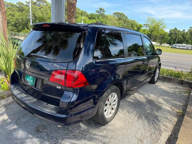 2012 Volkswagen Routan SE
