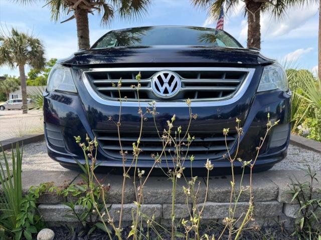 2012 Volkswagen Routan SE