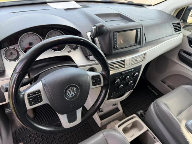 2012 Volkswagen Routan SE