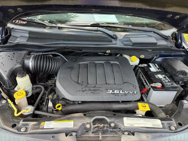 2012 Volkswagen Routan SE