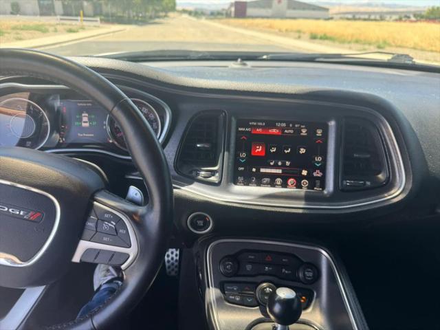 2015 Dodge Challenger SXT Plus
