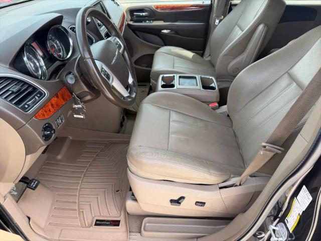 2016 Chrysler Town & Country Touring