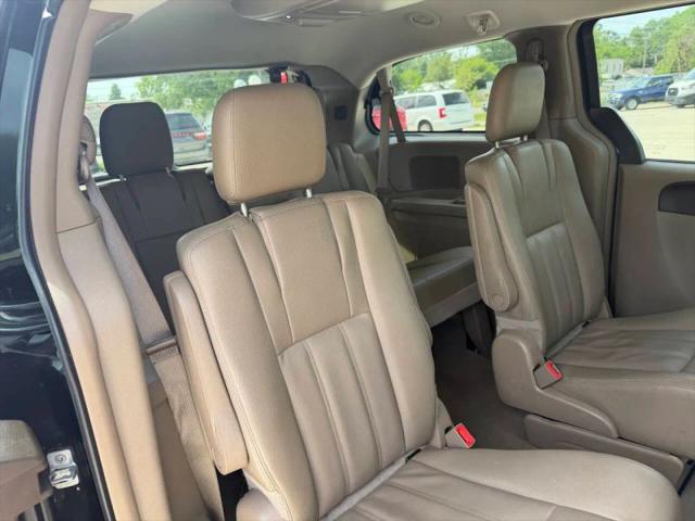 2016 Chrysler Town & Country Touring