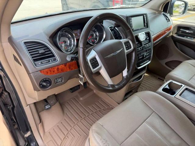 2016 Chrysler Town & Country Touring