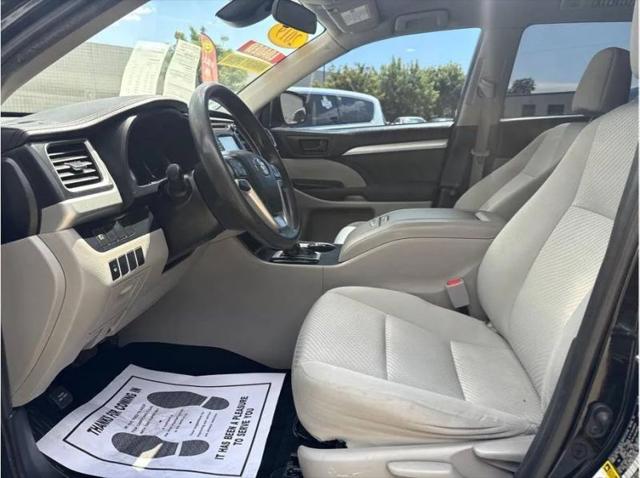 2019 Toyota Highlander LE