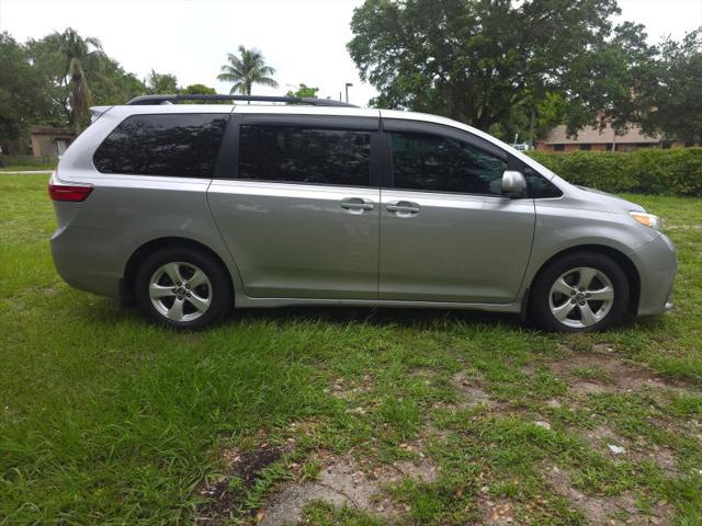 2018 Toyota Sienna LE 8 Passenger