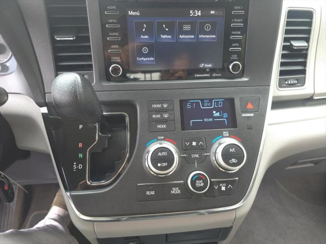 2018 Toyota Sienna LE 8 Passenger