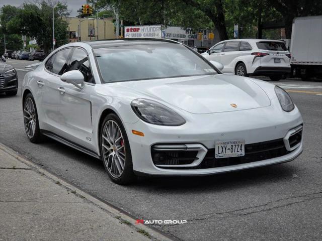 2022 Porsche Panamera GTS