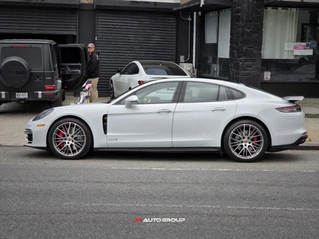 2022 Porsche Panamera GTS
