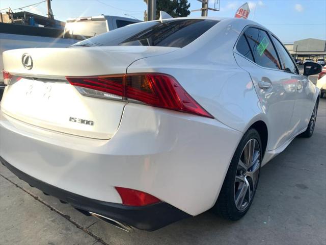 2019 Lexus IS 300 300