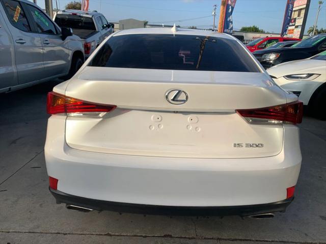 2019 Lexus IS 300 300
