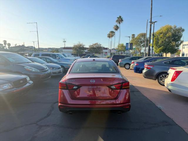 2025 Nissan Altima SR FWD