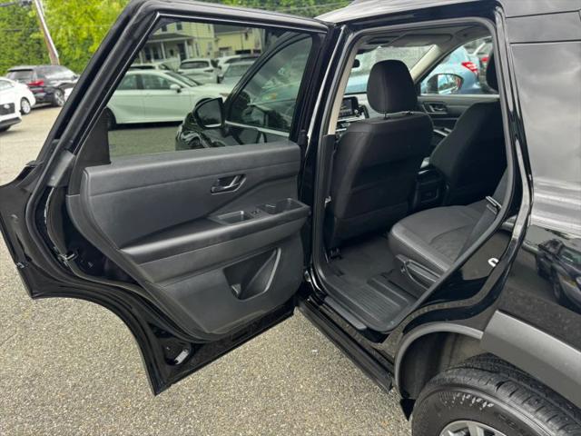 2025 Nissan Pathfinder SV 4WD