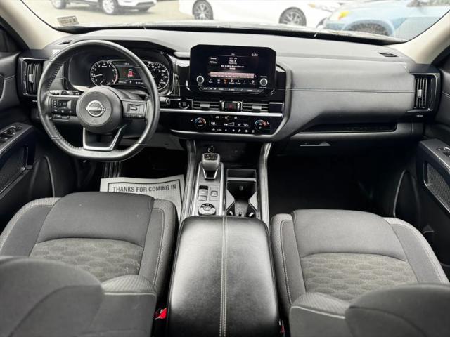 2025 Nissan Pathfinder SV 4WD