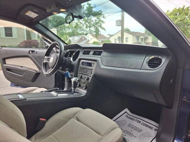 2012 Ford Mustang V6