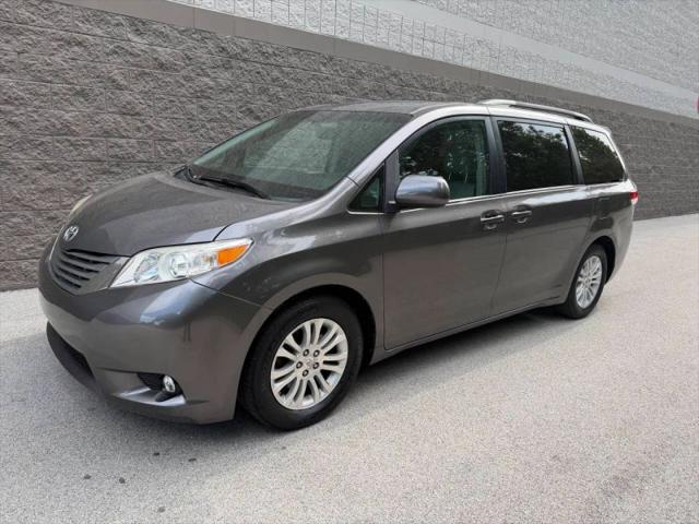 2011 Toyota Sienna XLE V6 for sale in Addison, IL