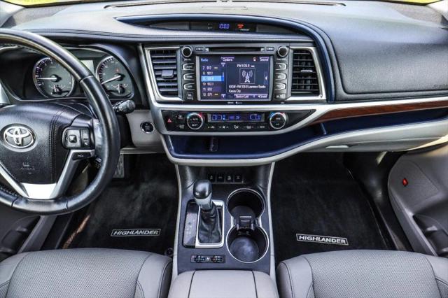 2015 Toyota Highlander Limited Platinum V6