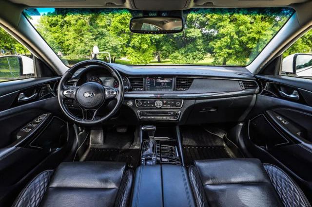 2017 Kia Cadenza Limited