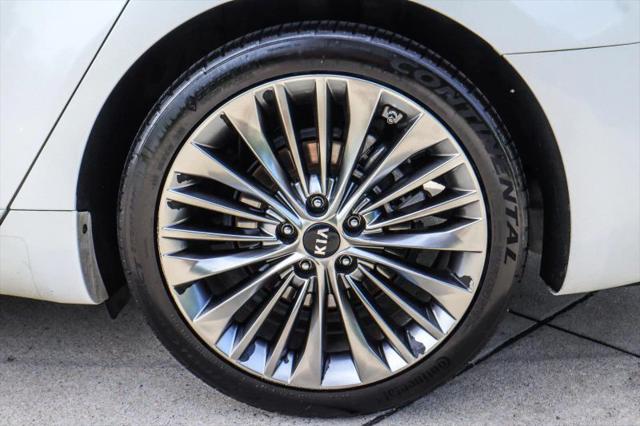 2017 Kia Cadenza Limited