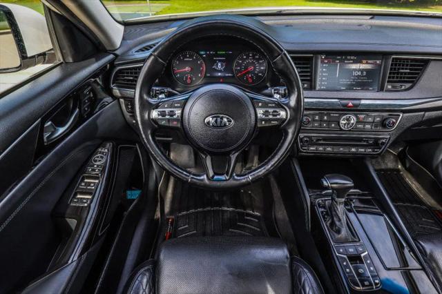 2017 Kia Cadenza Limited