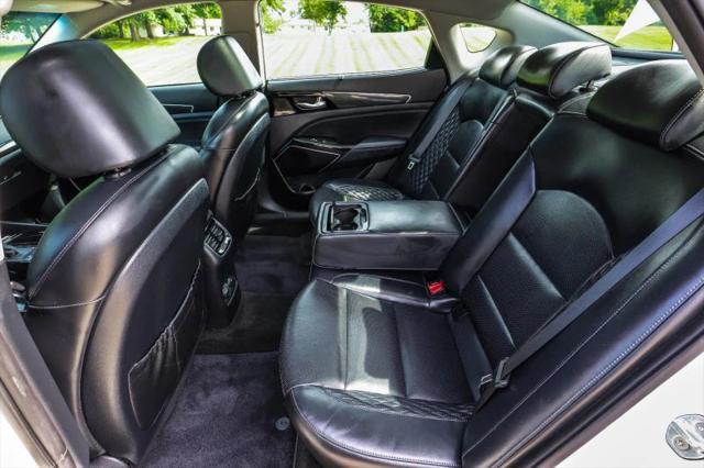 2017 Kia Cadenza Limited