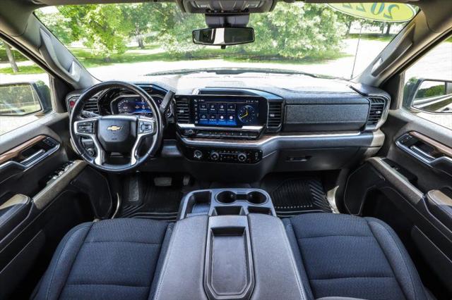 2022 Chevrolet Silverado 1500 2WD Crew Cab Short Bed LT