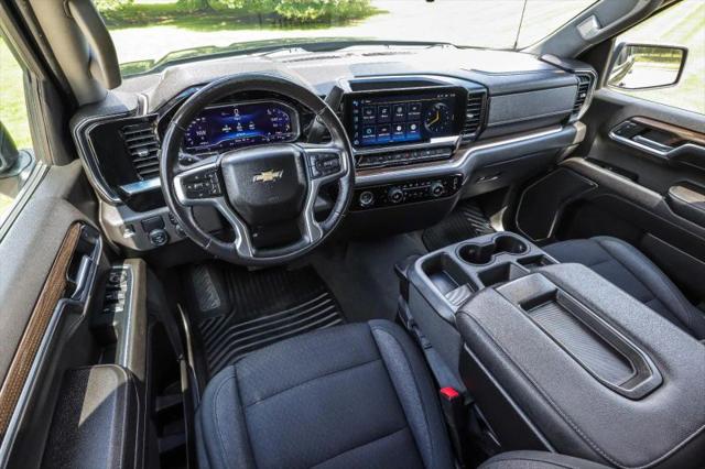 2022 Chevrolet Silverado 1500 2WD Crew Cab Short Bed LT
