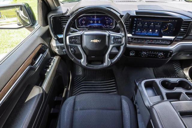 2022 Chevrolet Silverado 1500 2WD Crew Cab Short Bed LT