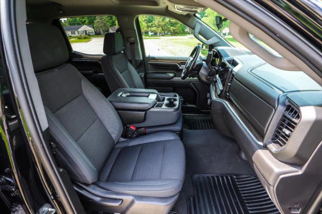 2022 Chevrolet Silverado 1500 2WD Crew Cab Short Bed LT